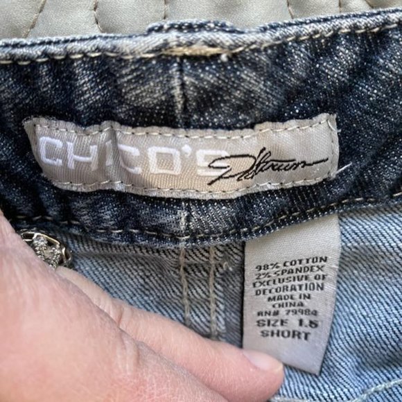 Chico's Platinum Stretch Jeans Size 1.5 Short decorated pocket - Picture 4 of 8